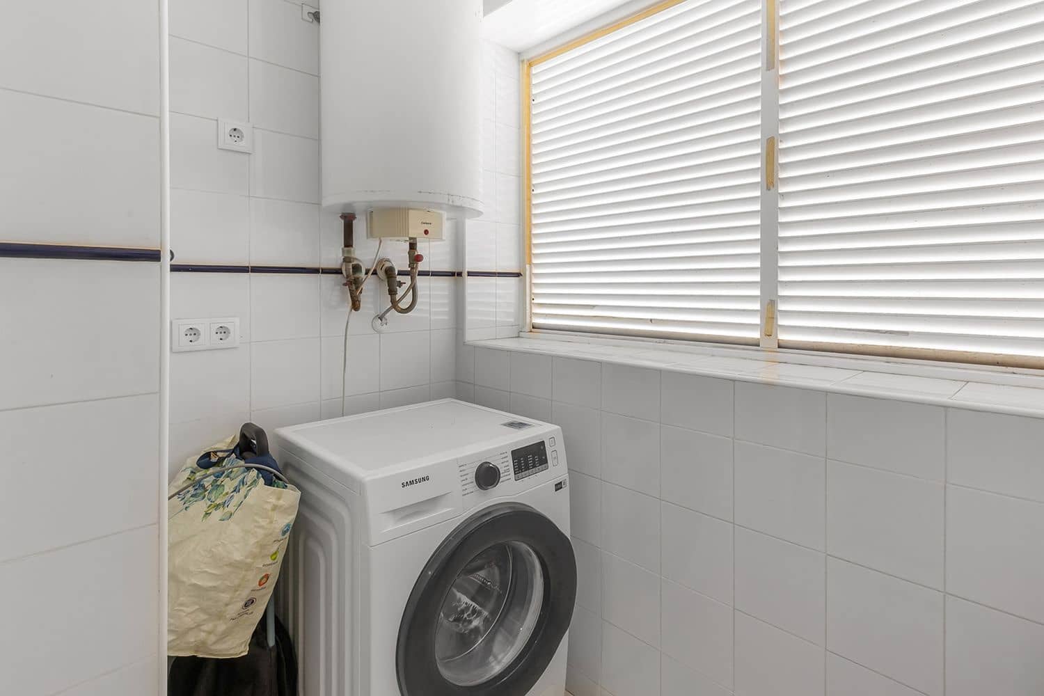 2 Zimmer Apartment zu verkaufen in Torrevieja mit Pool Garage - 255.000 € (Ref: 9393434)