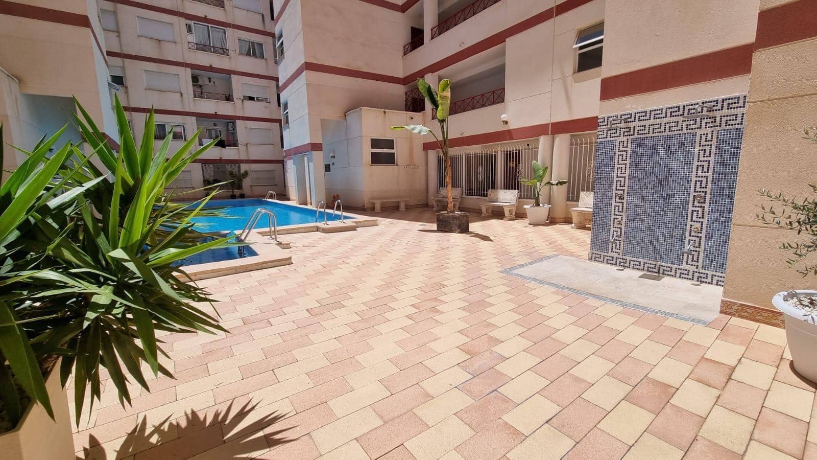 2 soverom Leilighet til salgs i Torrevieja med svømmebasseng - € 148 900 (Ref: 9393436)