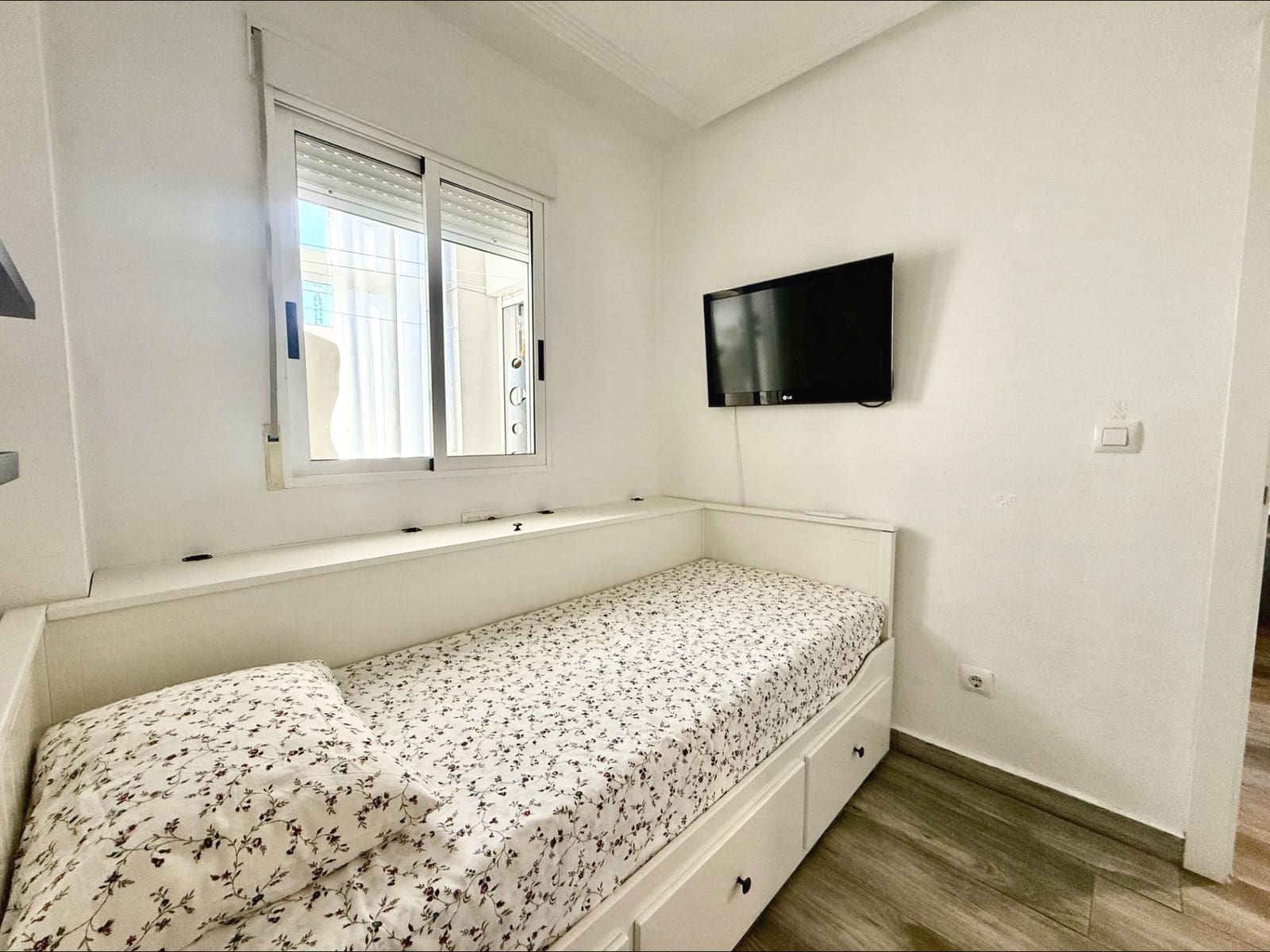 2 soverom Leilighet til salgs i Torrevieja med svømmebasseng - € 148 900 (Ref: 9393436)