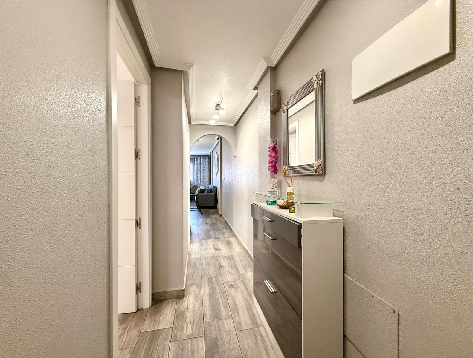 2 soverom Leilighet til salgs i Torrevieja med svømmebasseng - € 148 900 (Ref: 9393436)