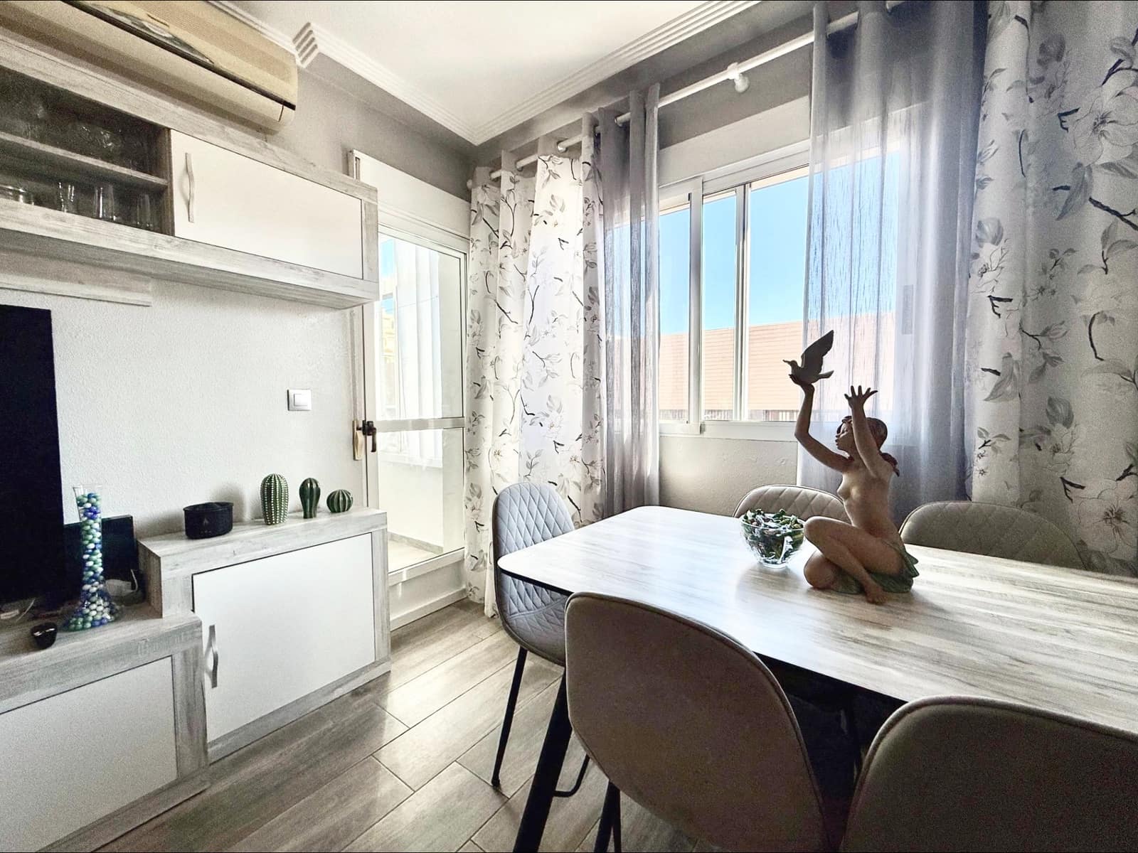 2 soverom Leilighet til salgs i Torrevieja med svømmebasseng - € 148 900 (Ref: 9393436)