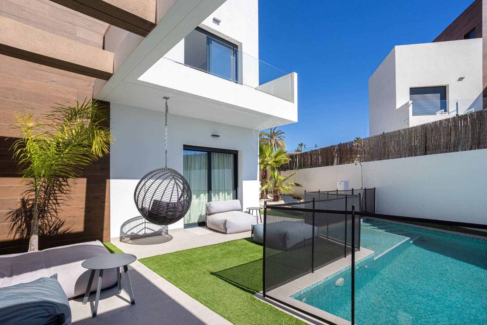 4 Zimmer Villa zu verkaufen in Ciudad Quesada mit Pool - 699.000 € (Ref: 9417745)