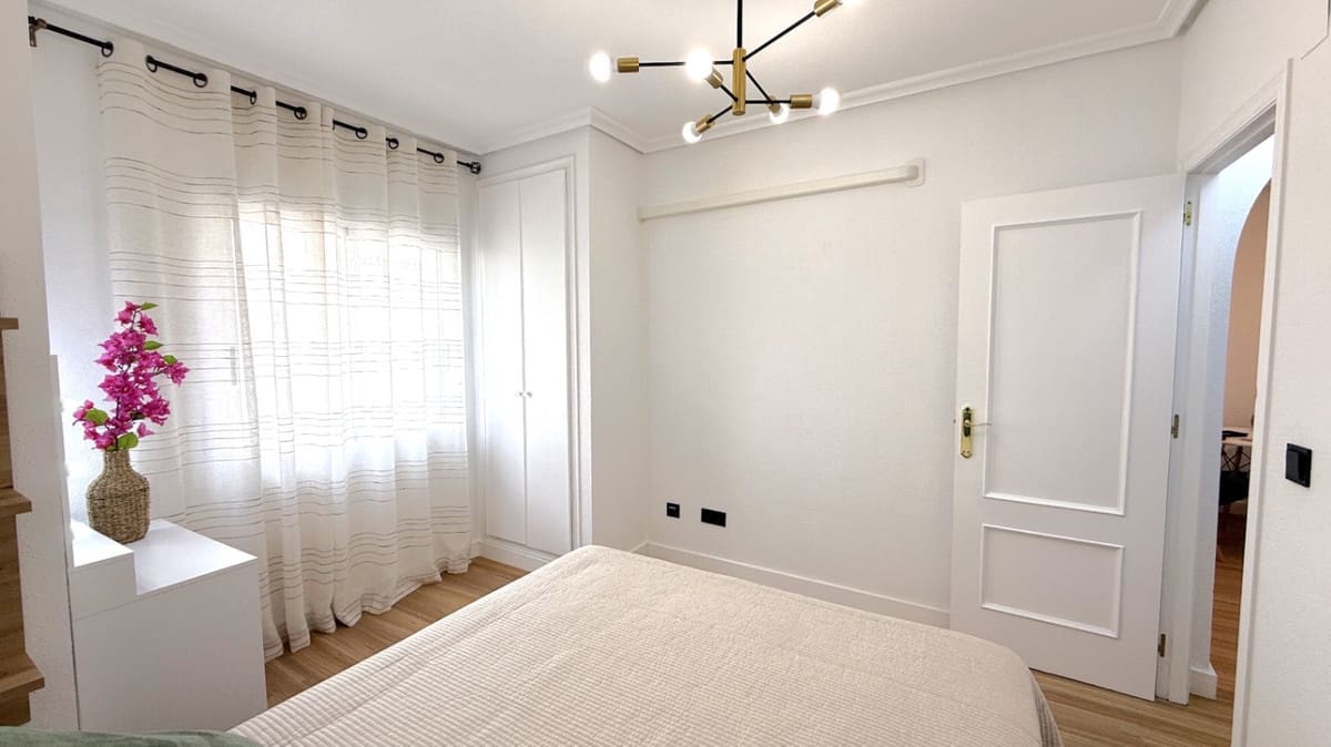 2 slaapkamer Appartement te koop in Torrevieja - € 169.000 (Ref: 9417752)