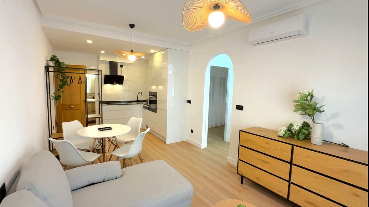 2 slaapkamer Appartement te koop in Torrevieja - € 169.000 (Ref: 9417752)