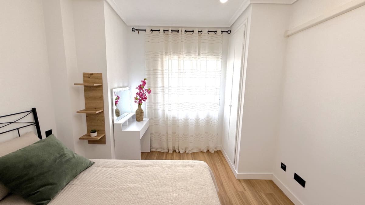 2 slaapkamer Appartement te koop in Torrevieja - € 169.000 (Ref: 9417752)