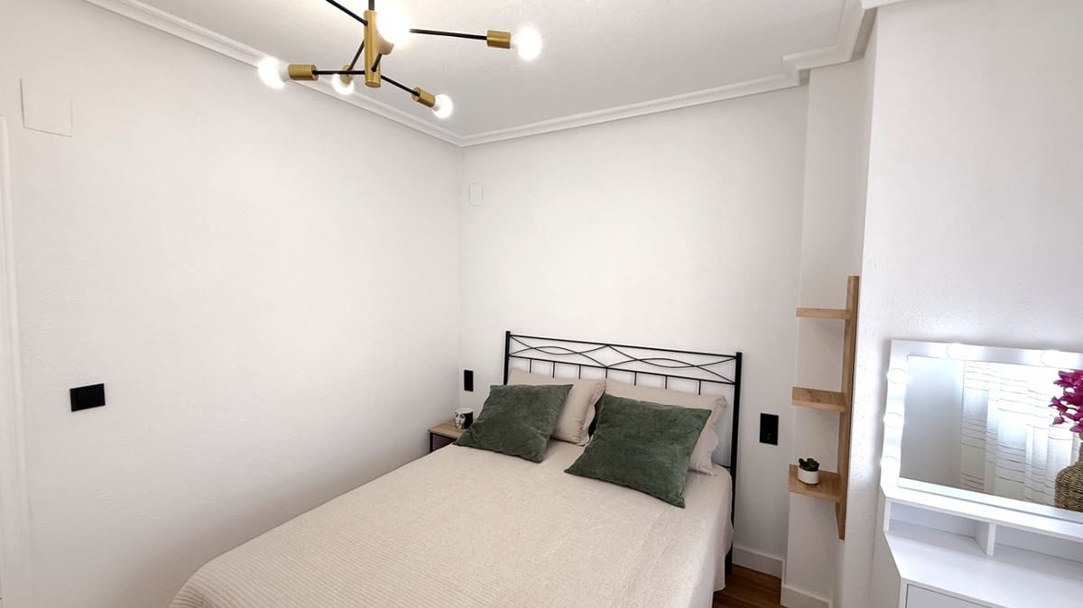 2 slaapkamer Appartement te koop in Torrevieja - € 169.000 (Ref: 9417752)