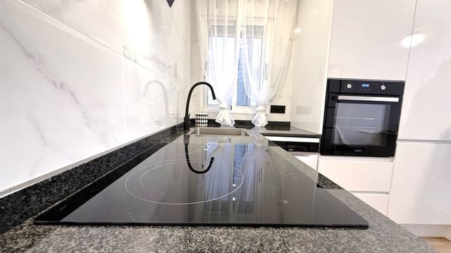 2 chambre Appartement à vendre à Puerto Deportivo, Torrevieja - 169 000 € (Ref: 9417752)