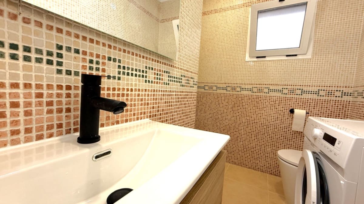 Apartamento de 2 habitaciones en Torrevieja en venta - 169.000 € (Ref: 9417752)