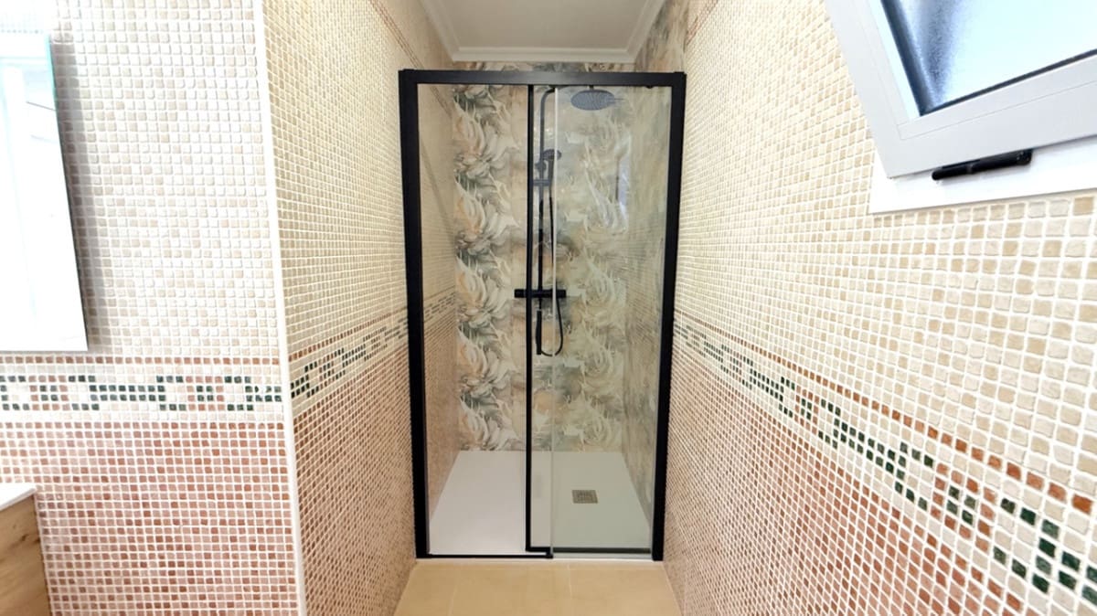 Apartamento de 2 habitaciones en Torrevieja en venta - 169.000 € (Ref: 9417752)