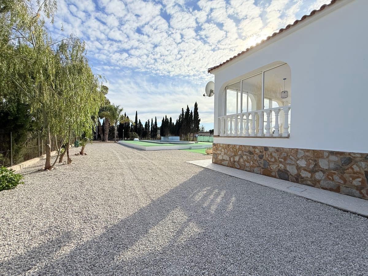 3 soveværelse Finca/Landehus til salg i Dolores med swimmingpool garage - € 529.000 (Ref: 9417753)