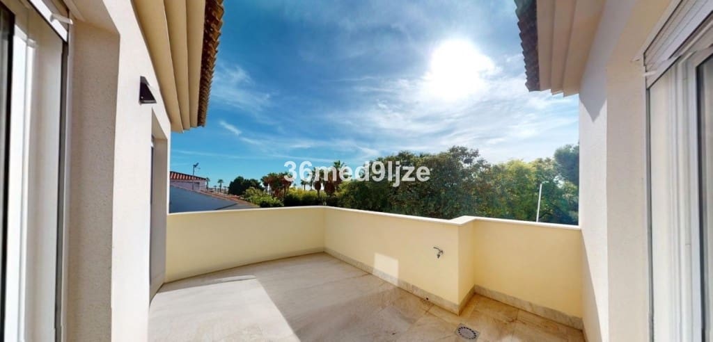 5 soverom Villa til salgs i Los Narejos med garasje - € 649 000 (Ref: 9417762)