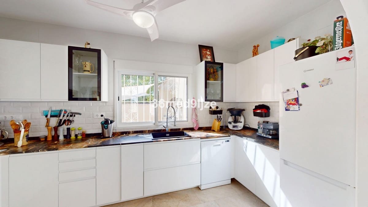 5 soverom Villa til salgs i Los Narejos med garasje - € 649 000 (Ref: 9417762)