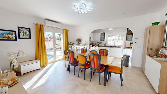 Chalet de 5 habitaciones en Los Narejos, Los Alcázares en venta con garaje - 599.000 € (Ref: 9417762)