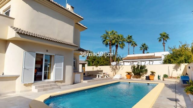 Chalet de 5 habitaciones en Los Narejos, Los Alcázares en venta con garaje - 599.000 € (Ref: 9417762)