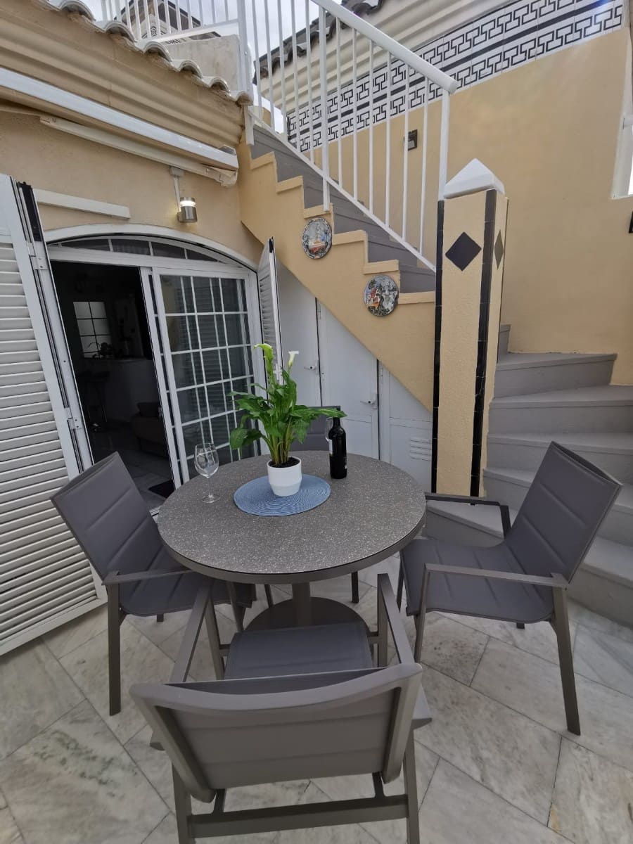 2 slaapkamer Appartement te koop in Torrevieja met zwembad garage - € 269.500 (Ref: 9417771)