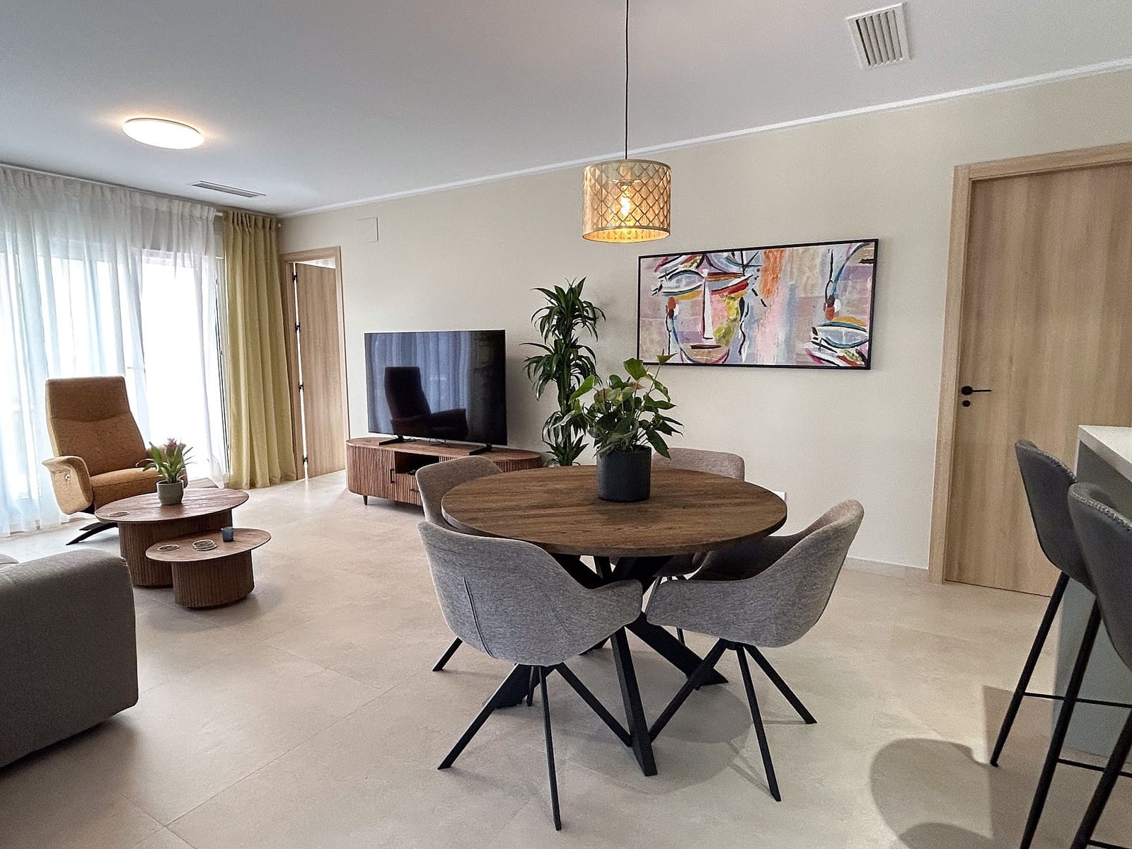 3 makuuhuone Huoneisto myytävänä paikassa El Raso mukana uima-altaan - 295 000 € (Ref: 9417774)