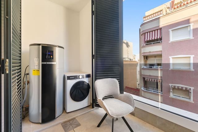 2 quarto Apartamento para venda em Las Piscinas Naturales, Torrevieja - 259 000 € (Ref: 9425295)