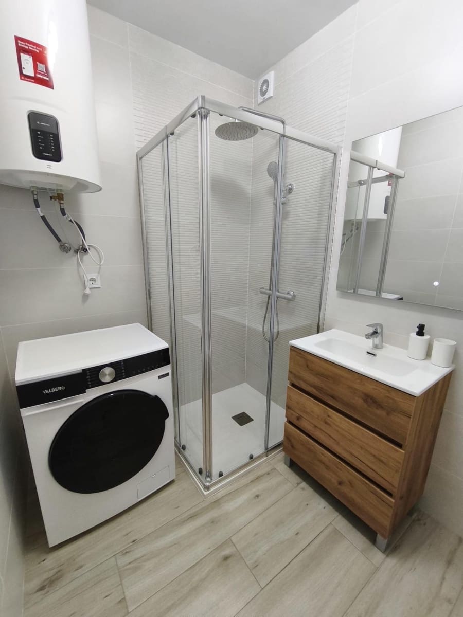 3 soveværelse Byhus til salg i Torrevieja med swimmingpool - € 249.900 (Ref: 9425304)