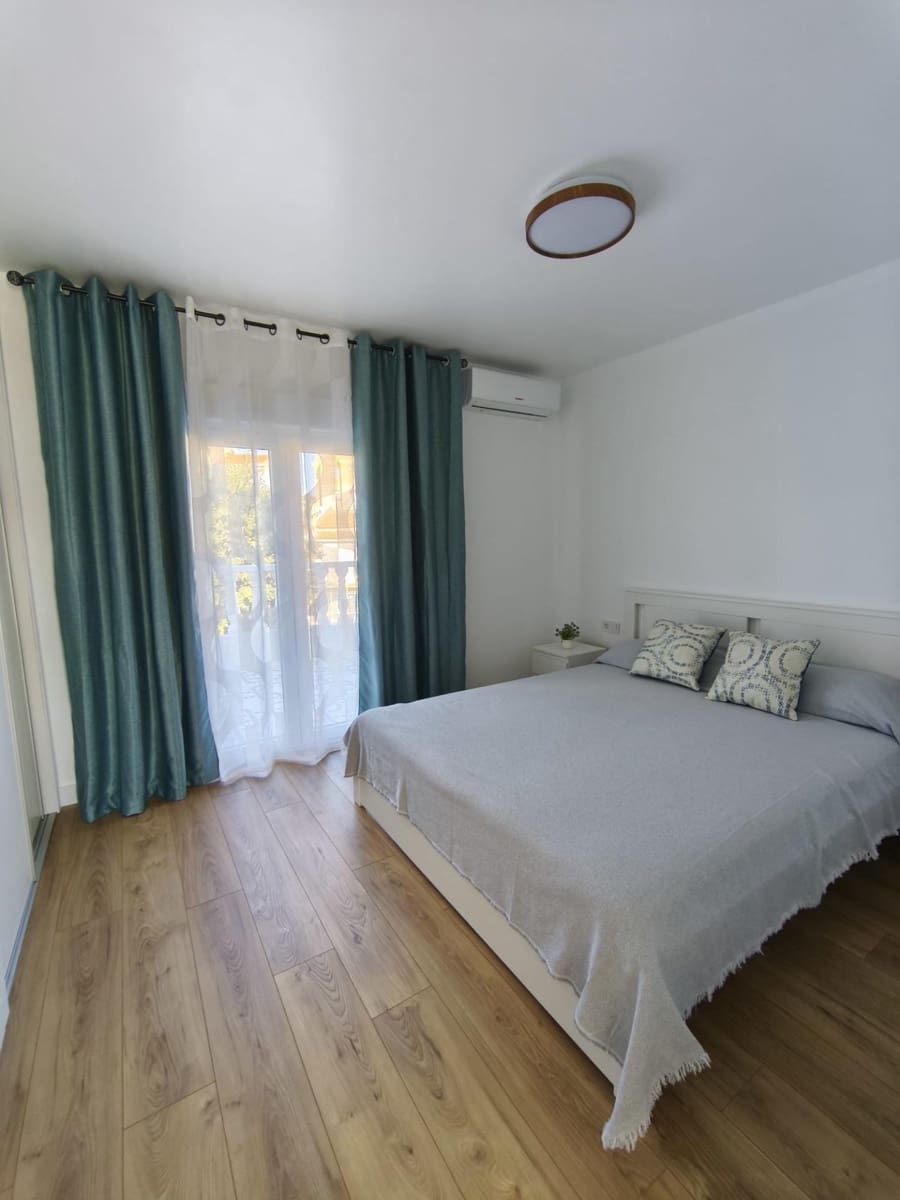 3 soveværelse Byhus til salg i Torrevieja med swimmingpool - € 249.900 (Ref: 9425304)