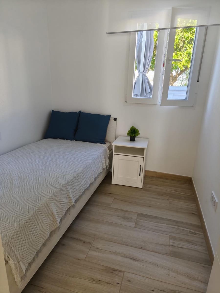 3 soveværelse Byhus til salg i Torrevieja med swimmingpool - € 249.900 (Ref: 9425304)