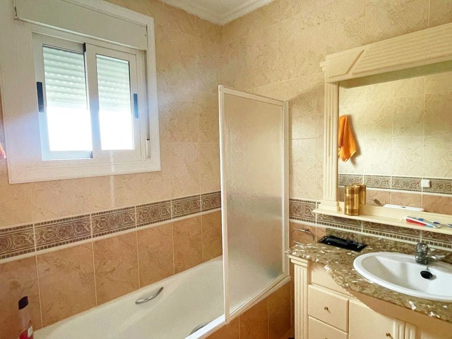 3 sypialnia Finka/Dom wiejski na sprzedaż w Daya Vieja z garażem - 300 000 € (Ref: 9425313)