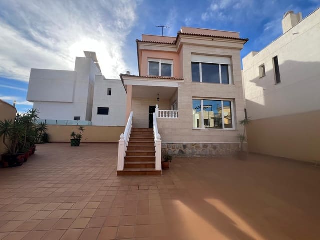 Chalet de 4 habitaciones en Las Filipinas en venta con piscina - 249.900 € (Ref: 9425314)
