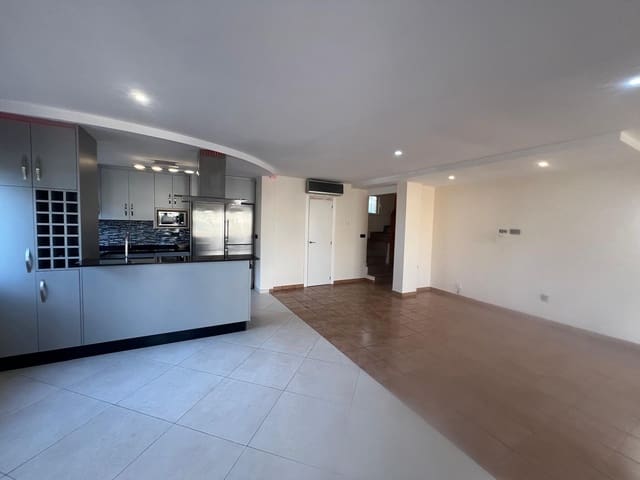 Chalet de 4 habitaciones en Las Filipinas en venta con piscina - 249.900 € (Ref: 9425314)