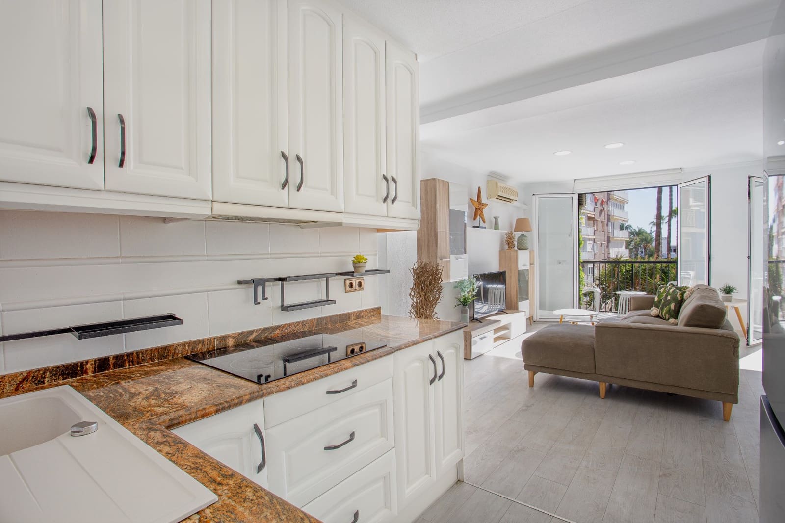 2 slaapkamer Appartement te koop in Torrevieja - € 265.000 (Ref: 9438653)