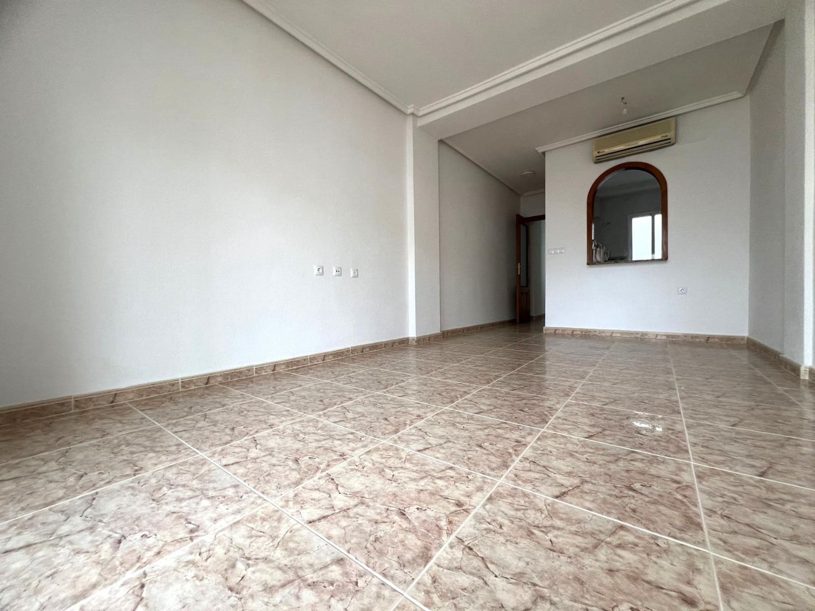 2 sypialnia Apartament na sprzedaż w Torrevieja - 145 000 € (Ref: 9438659)