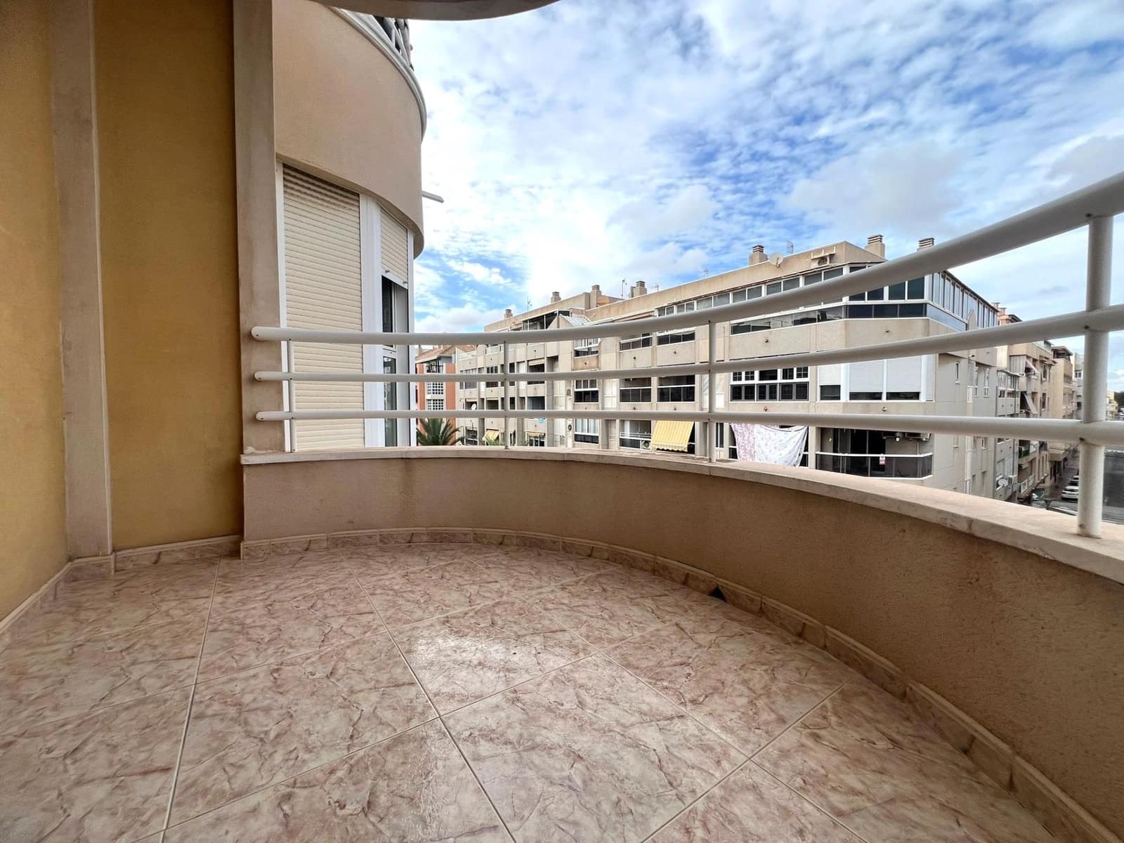 2 sypialnia Apartament na sprzedaż w Torrevieja - 145 000 € (Ref: 9438659)