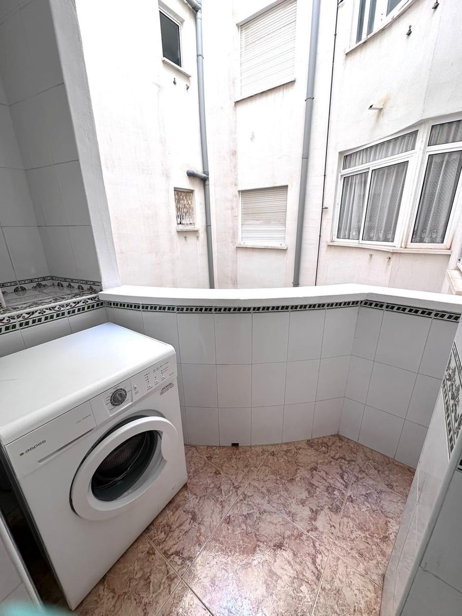 2 soveværelse Lejlighed til salg i Torrevieja med swimmingpool - € 182.000 (Ref: 9438665)