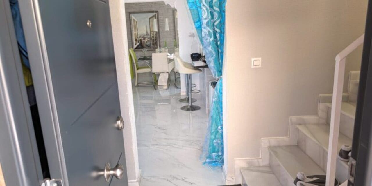 3 makuuhuone Huvila myytävänä paikassa Villamartin mukana uima-altaan - 489 900 € (Ref: 9438672)