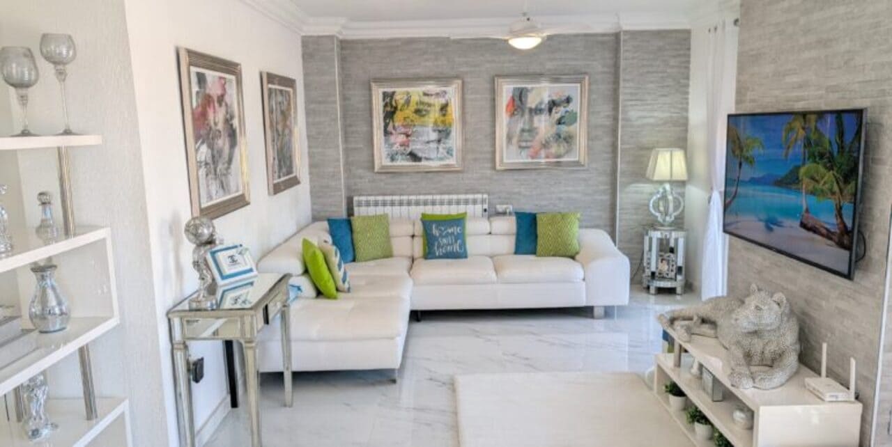 3 makuuhuone Huvila myytävänä paikassa Villamartin mukana uima-altaan - 489 900 € (Ref: 9438672)