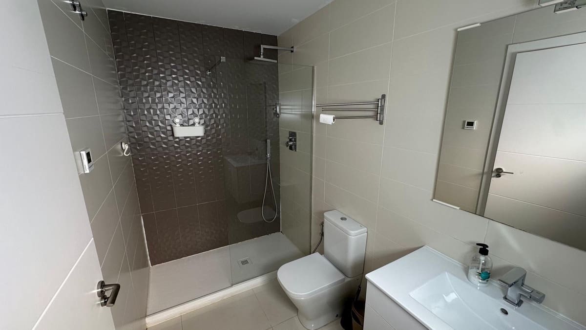 2 sovrum Lägenhet till salu i Torrevieja - 220 000 € (Ref: 9438677)