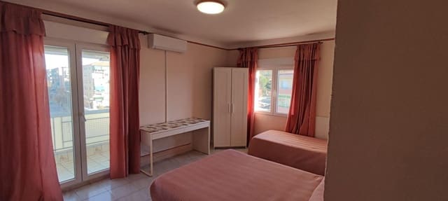 4 soveværelse Lejlighed til salg i Fontcalent, Alicante by - € 110.000 (Ref: 9438678)