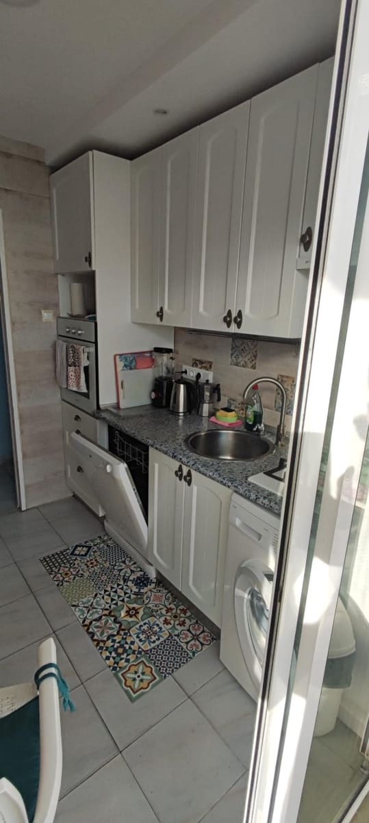 4 soveværelse Lejlighed til salg i Alicante by - € 110.000 (Ref: 9438678)