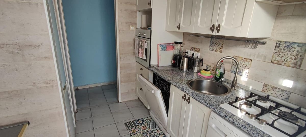 4 soveværelse Lejlighed til salg i Alicante by - € 110.000 (Ref: 9438678)