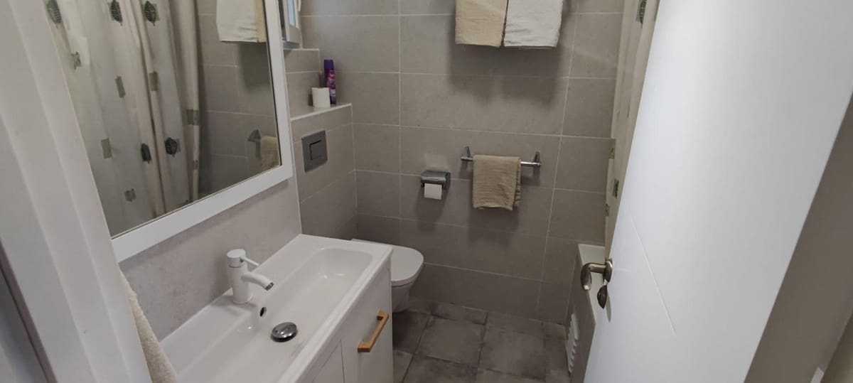 4 soveværelse Lejlighed til salg i Alicante by - € 110.000 (Ref: 9438678)