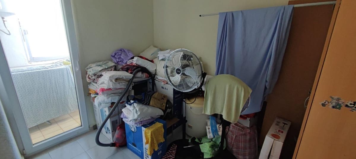 4 soveværelse Lejlighed til salg i Alicante by - € 110.000 (Ref: 9438678)