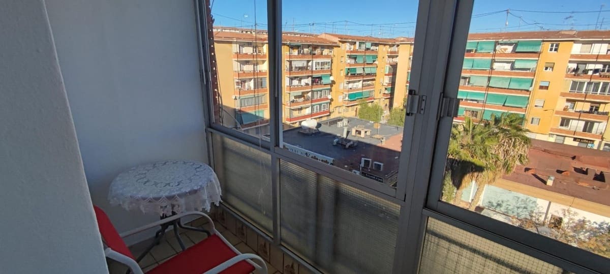 4 soveværelse Lejlighed til salg i Alicante by - € 110.000 (Ref: 9438678)