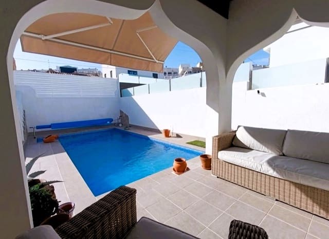 2 soverom Kjedet enebolig til salgs i San Miguel de Salinas med svømmebasseng garasje - € 229 995 (Ref: 9450630)