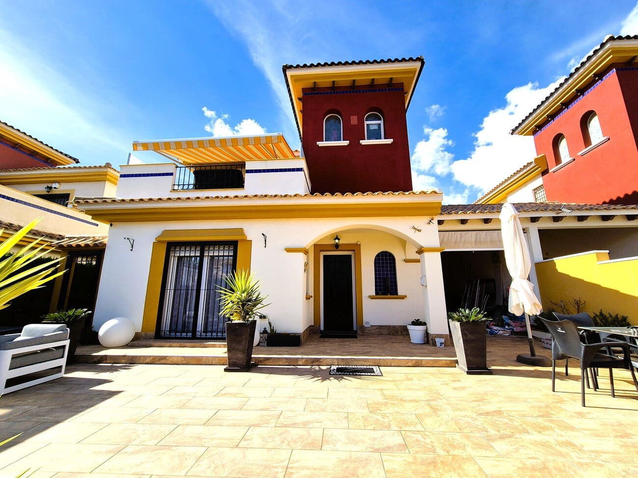 3 bedroom Villa for sale in Cabo Roig with pool - € 349,995 (Ref: 9450631)