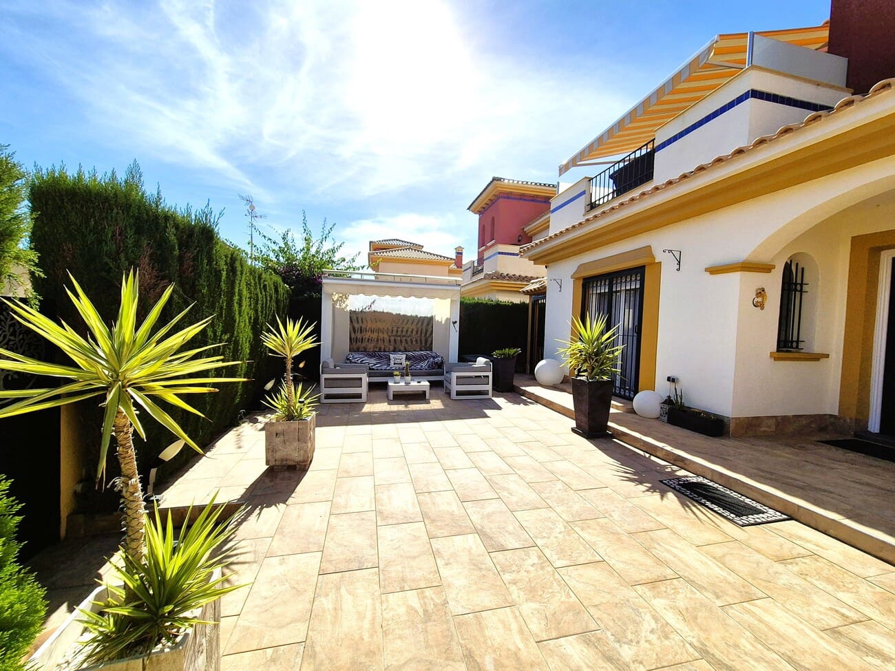 3 bedroom Villa for sale in Cabo Roig with pool - € 349,995 (Ref: 9450631)