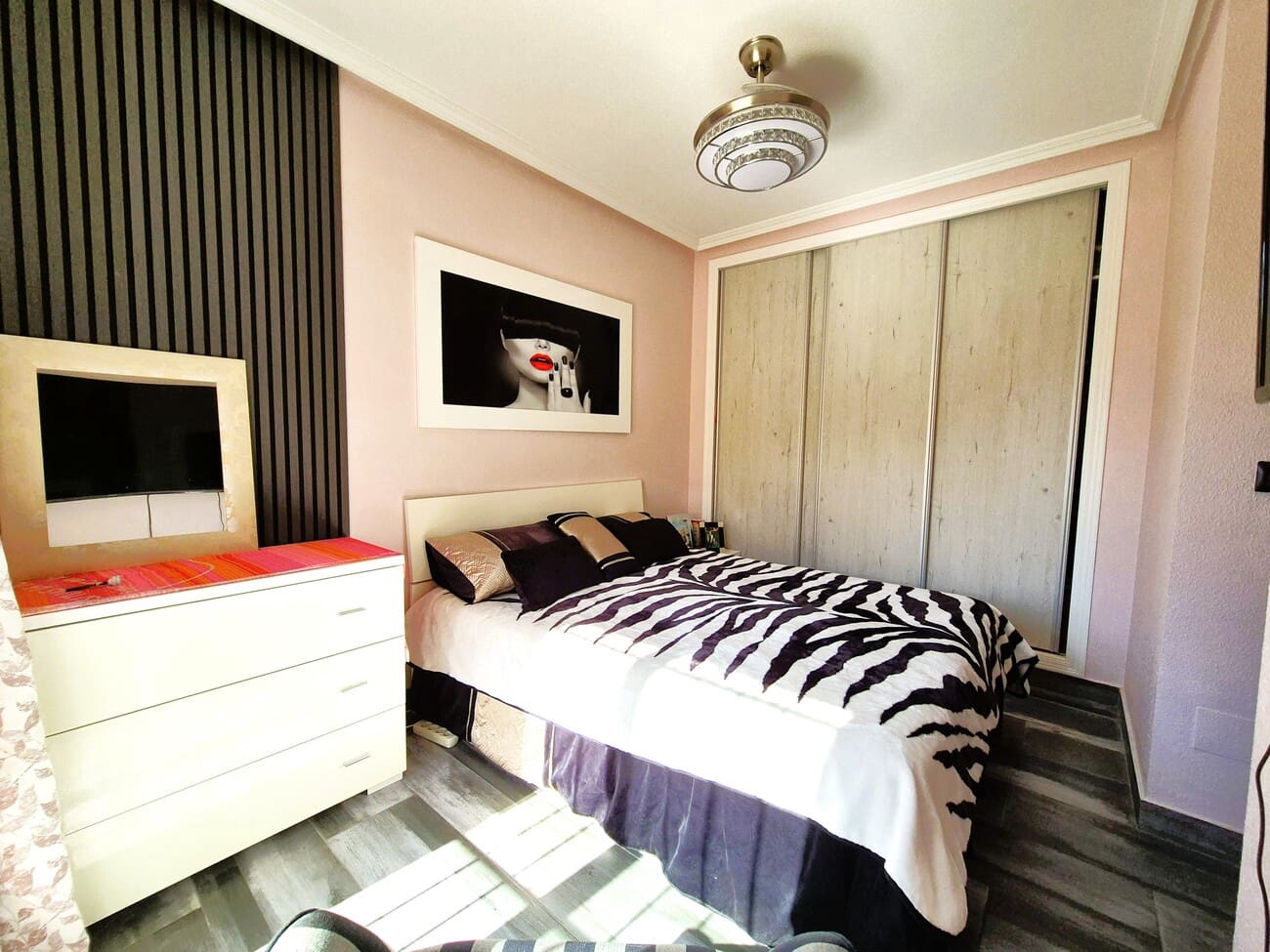 3 bedroom Villa for sale in Cabo Roig with pool - € 349,995 (Ref: 9450631)