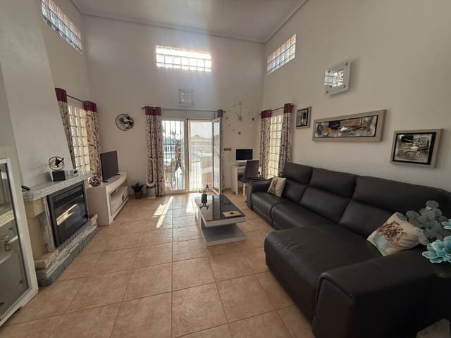 3 bedroom Villa for sale in Catral with pool - € 390,000 (Ref: 9450633)