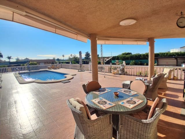 3 bedroom Villa for sale in Catral with pool - € 390,000 (Ref: 9450633)