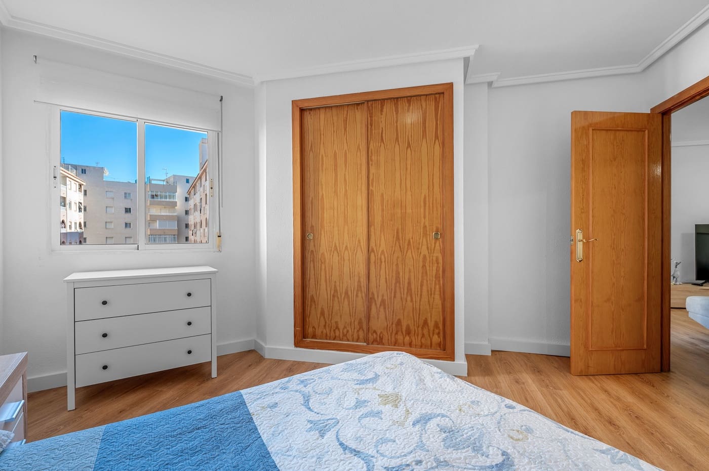 3 sypialnia Apartament na sprzedaż w Torrevieja z basenem - 174 000 € (Ref: 9450641)