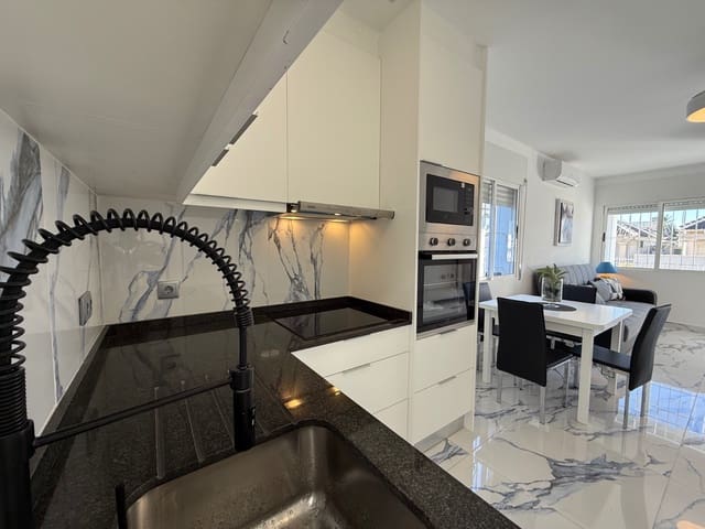 2 soveværelse Semi-Rækkehus til salg i El Chaparral, Torrevieja med swimmingpool garage - € 177.000 (Ref: 9450644)