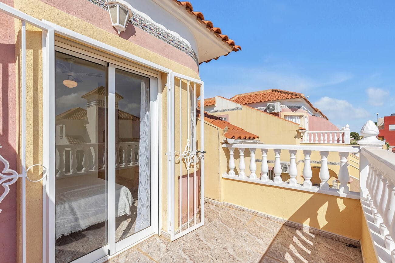 2 sovrum Radhus till salu i Orihuela Costa - 170 000 € (Ref: 9450652)