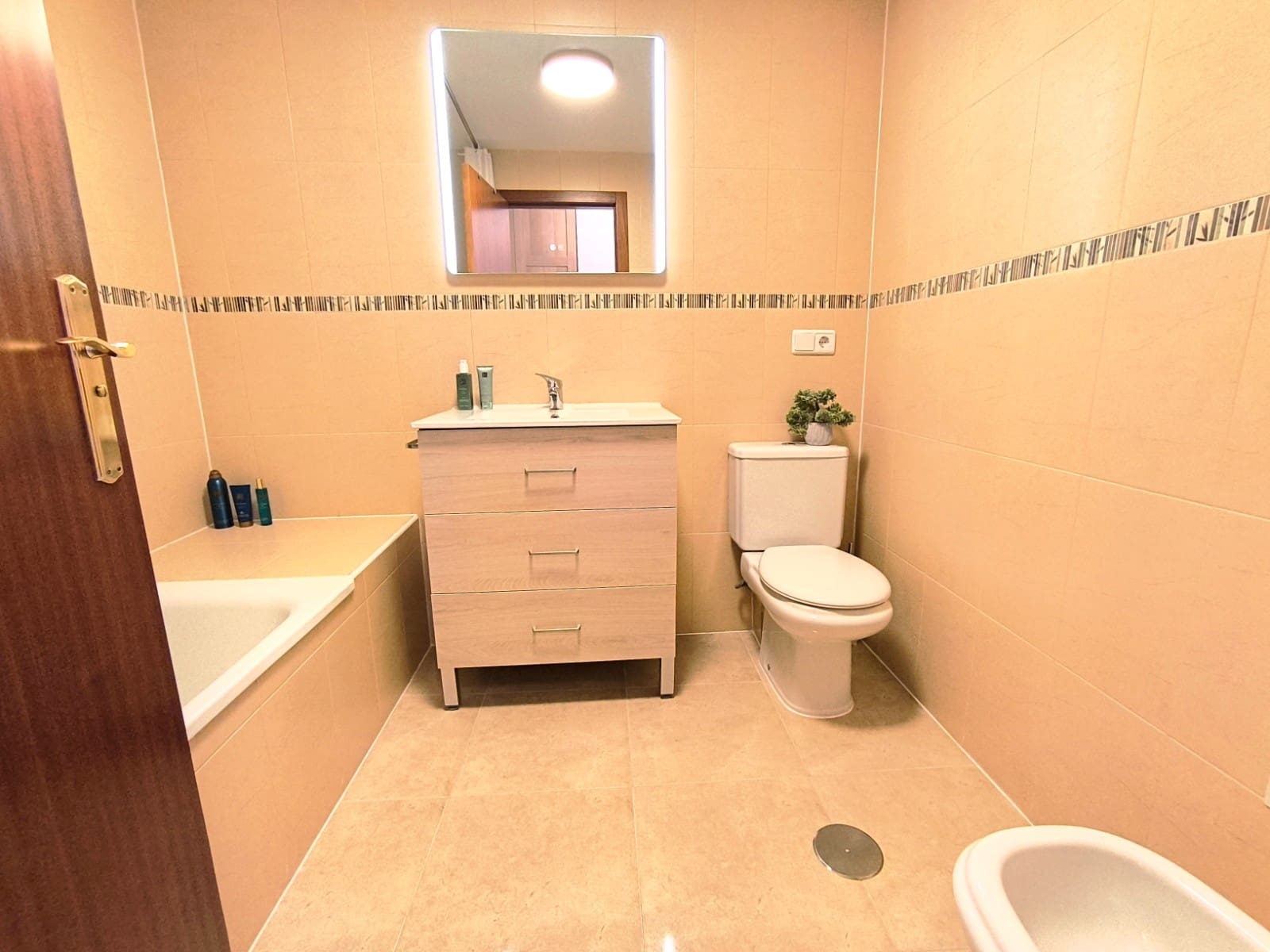 Casa de 4 habitaciones en Bigastro en venta con piscina garaje - 219.000 € (Ref: 9459709)